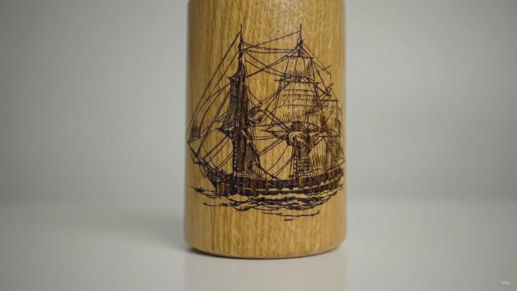 Calabaza de madera grabada con interior de vidrio, diseño marino